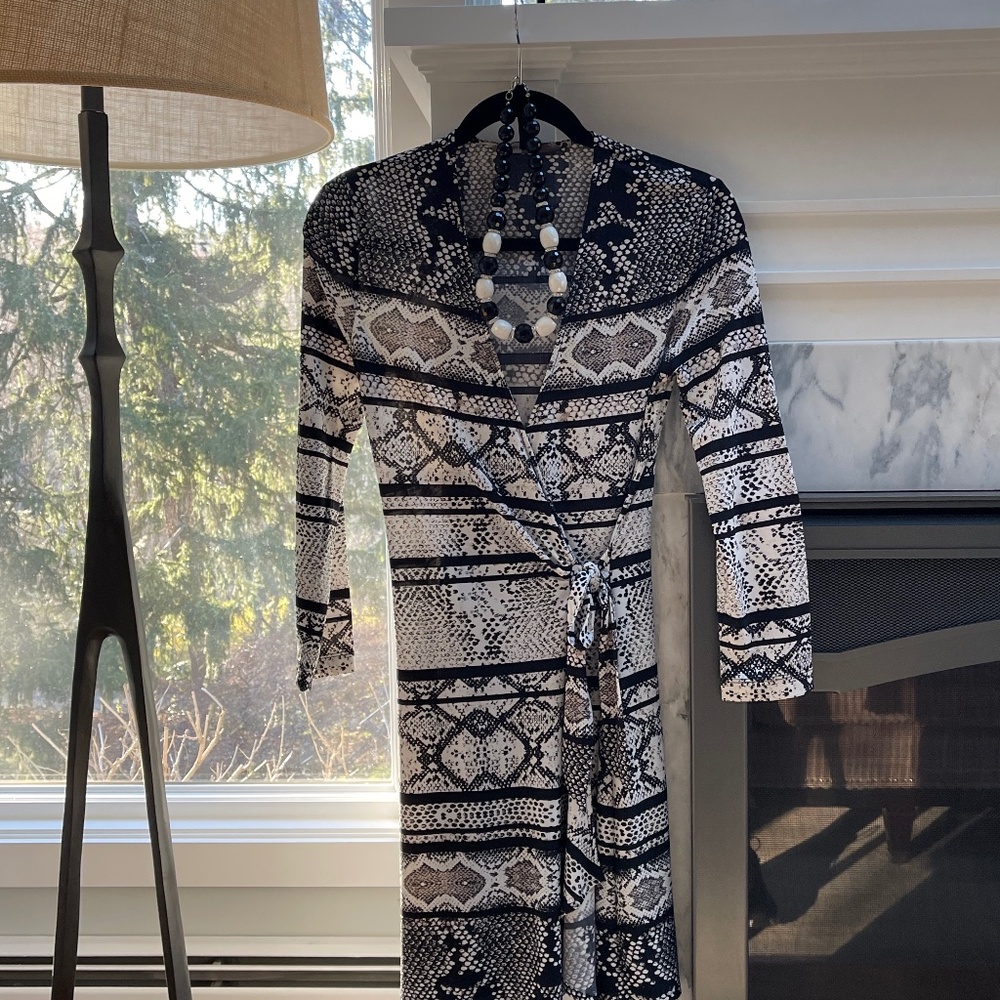 BCBG Womens Adele snake print Wrap Dress